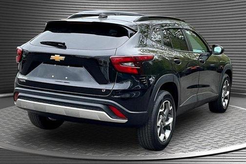 Mosaic Black Metallic 2024 Chevrolet Trax LT