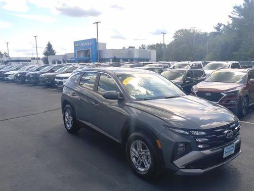 2025 Hyundai TUCSON SE