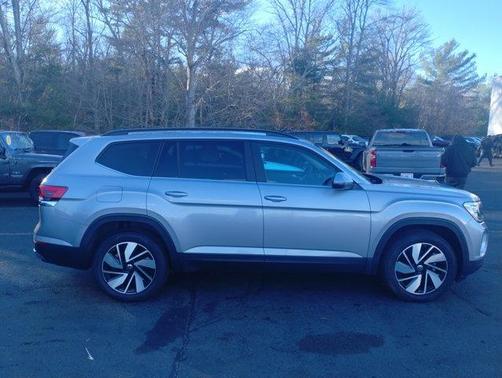 2024 Volkswagen Atlas 2.0T SE