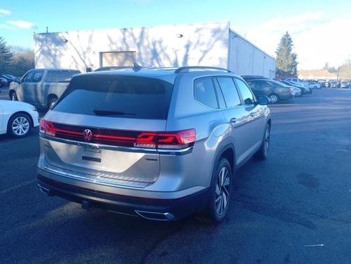 2024 Volkswagen Atlas 2.0T SE