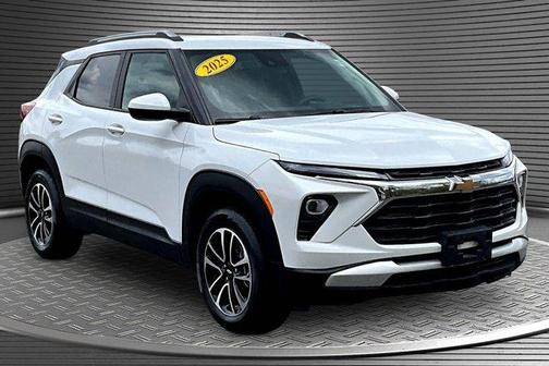 Summit White 2025 Chevrolet Trailblazer LT