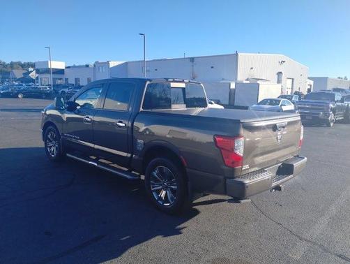 2019 Nissan Titan SL