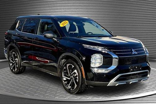 2022 Mitsubishi Outlander SE