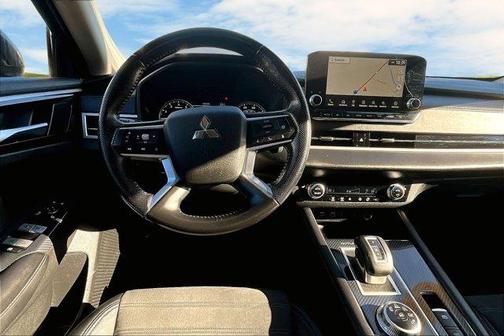 2022 Mitsubishi Outlander SE