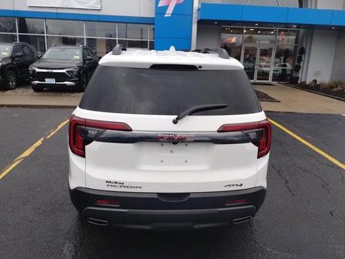 2023 GMC Acadia AT4