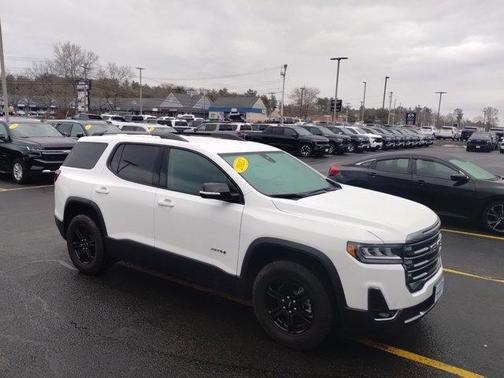 2023 GMC Acadia AT4