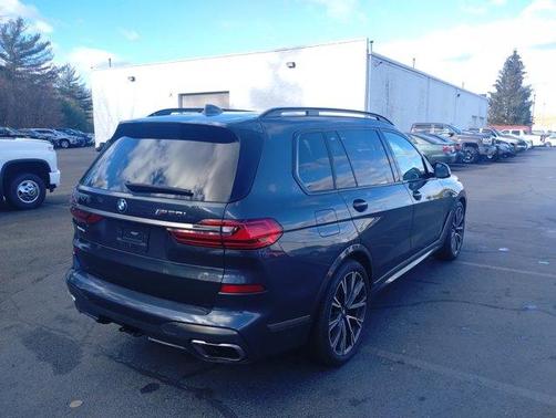 2021 BMW X7 M50i