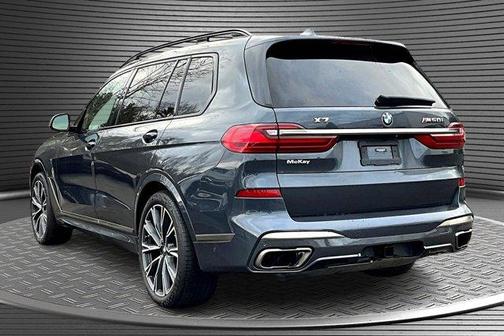 2021 BMW X7 M50i