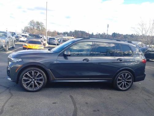2021 BMW X7 M50i