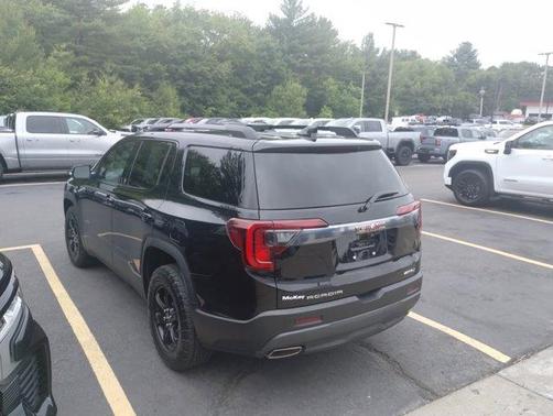2023 GMC Acadia AT4