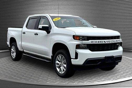Summit White 2019 Chevrolet Silverado 1500 Custom