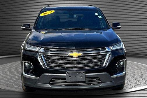 Mosaic Black Metallic 2023 Chevrolet Traverse LT Leather