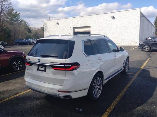 2024 BMW X7 xDrive40i