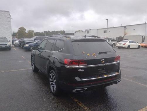2022 Volkswagen Atlas 3.6L SE w/Technology