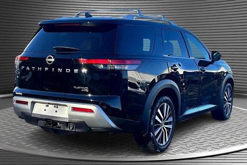 2022 Nissan Pathfinder Platinum