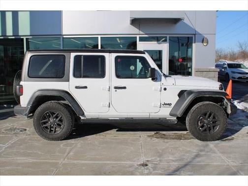 2025 Jeep Wrangler 4-Door Summit 4x4