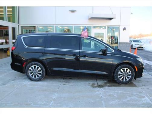 2022 Chrysler Pacifica Hybrid Touring L