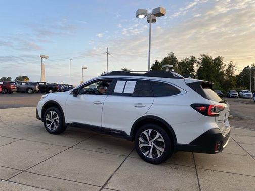 2022 Subaru Outback Touring