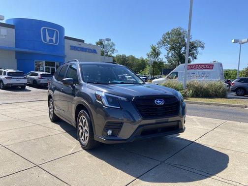 Magnetite Gray Metallic 2024 Subaru Forester Premium