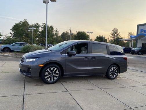 Modern Steel Metallic 2027 Honda Odyssey EX-L