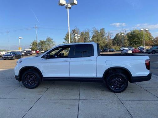 Platinum White Pearl 2026 Honda Ridgeline TrailSport+