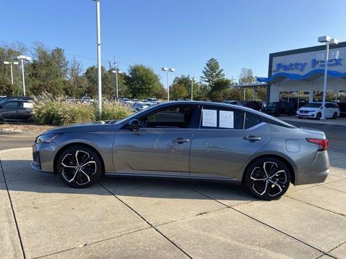 2023 Nissan Altima 2.5 SR