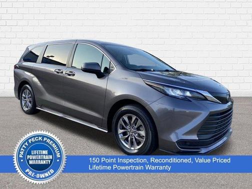 2023 Toyota Sienna LE