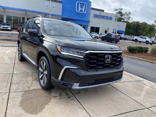 Crystal Black Pearl 2023 Honda Pilot Touring