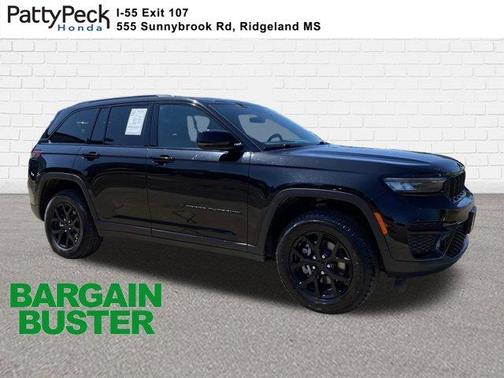 Diamond Black 2025 Jeep Grand Cherokee Laredo