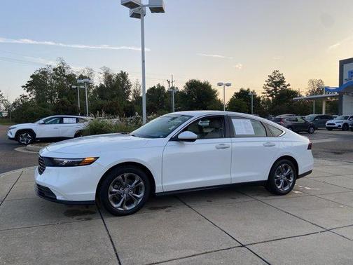 Platinum White Pearl 2024 Honda Accord EX