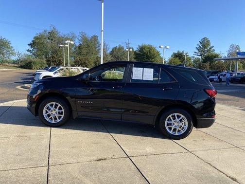 2023 Chevrolet Equinox LS