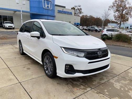 Platinum White Pearl 2026 Honda Odyssey Touring
