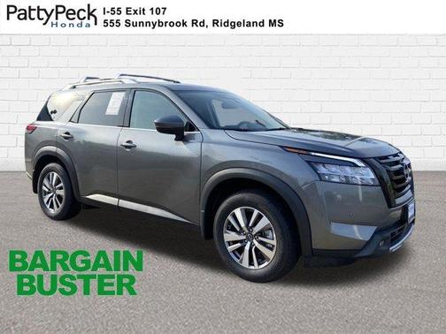 2022 Nissan Pathfinder SL
