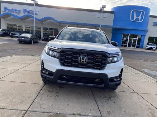 Platinum White Pearl 2023 Honda Passport TrailSport