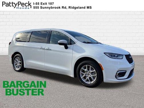 Bright White Clearcoat 2023 Chrysler Pacifica Touring-L