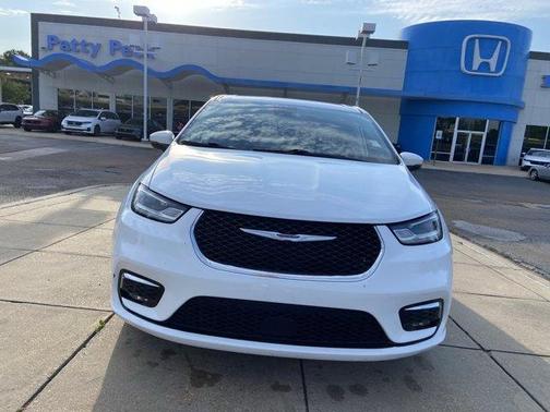 Bright White Clearcoat 2023 Chrysler Pacifica Touring-L