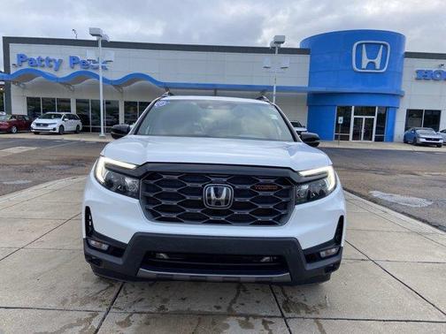 Platinum White Pearl 2023 Honda Passport TrailSport