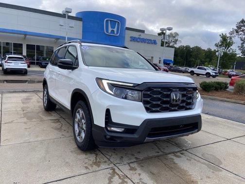 Platinum White Pearl 2023 Honda Passport TrailSport