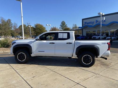 2024 Toyota Tacoma TRD Off Road