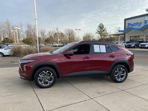 2025 Chevrolet Trax LT