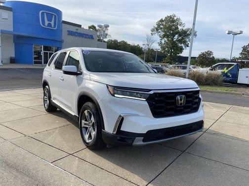 Platinum White Pearl 2023 Honda Pilot EX-L 8-Passenger