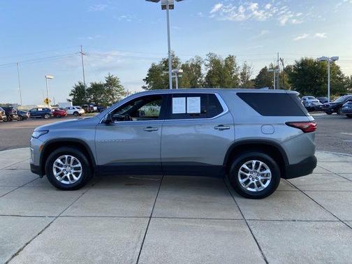 2023 Chevrolet Traverse LS