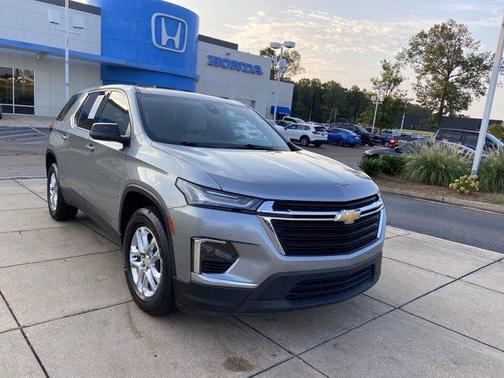 2023 Chevrolet Traverse LS