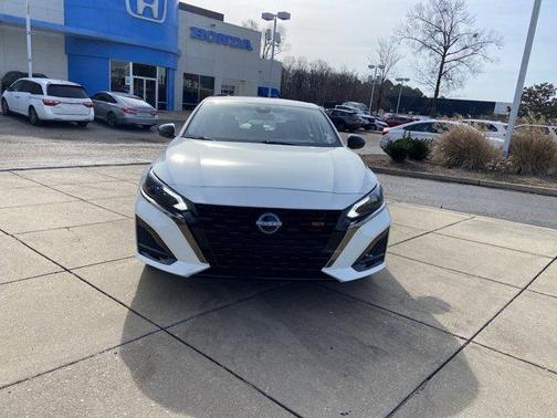 2025 Nissan Altima SR