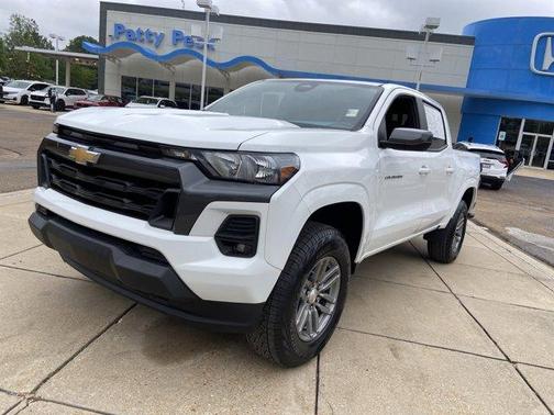 Summit White 2023 Chevrolet Colorado LT
