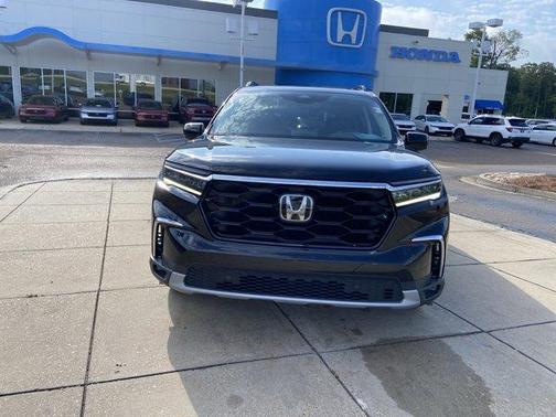Crystal Black Pearl 2023 Honda Pilot Touring