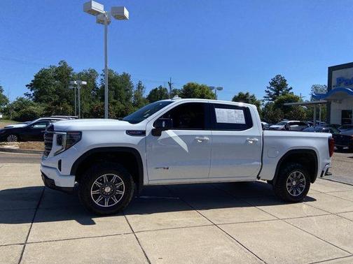 Summit White 2025 GMC Sierra 1500 AT4