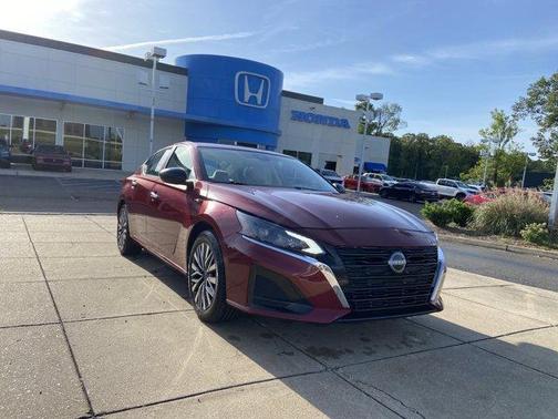 Scarlet Ember 2025 Nissan Altima SV