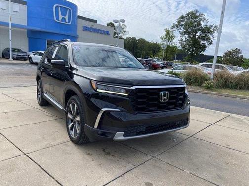 Crystal Black Pearl 2023 Honda Pilot Touring