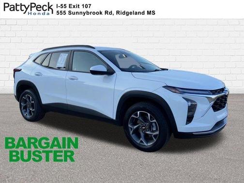 Summit White 2024 Chevrolet Trax LT